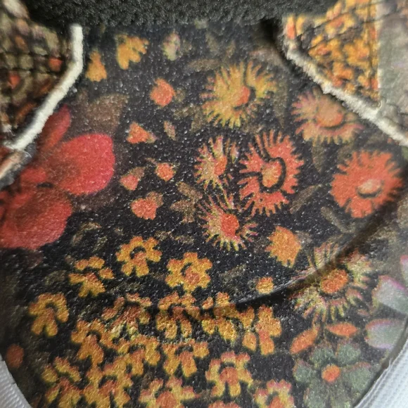 Vans Black and Red Sneakers Low-Top Casual - Picture 2 of 8